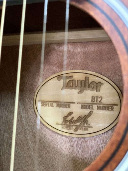 Guitar acoustic Taylor mini BT2