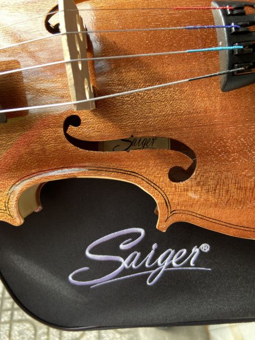 Đàn Violin gỗ hãng Saiger SG-V3