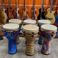 Trống vỗ tay Djembe biểu diễn