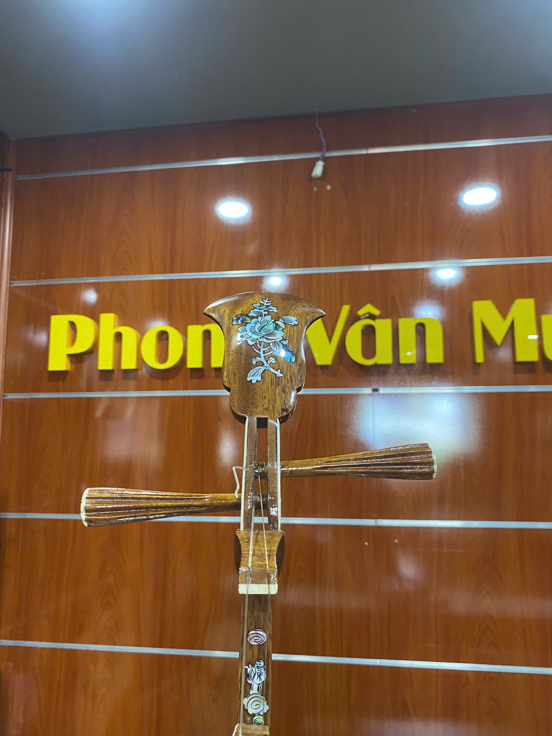 NGUYET-GO-LIM-KHAM-8P-7