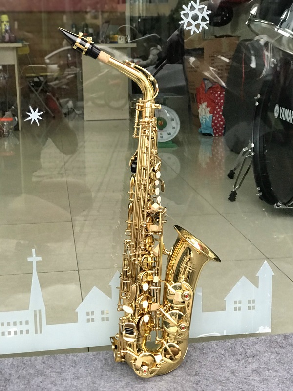 saxophone-mk007-vang-4